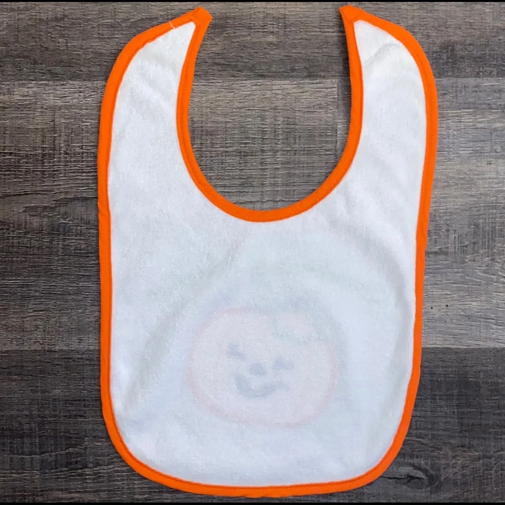 💞 New “Grandma’s Lil Pumpkin” Halloween Baby Bib
